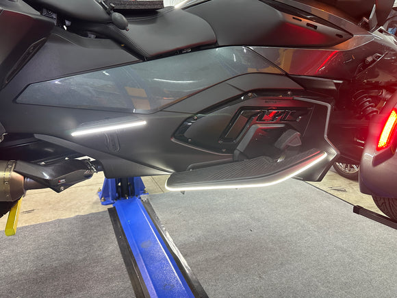 RT 2020+ Dual-Color Driver Floorboards LED kit (w. Optional Passenger Floorboard)